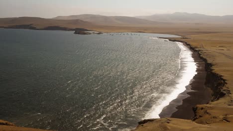 Playa-Roja,-En-La-Reserva-Nacional-De-Paracas