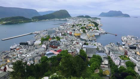 Aksla-En-La-Ciudad-De-Alesund,-Noruega