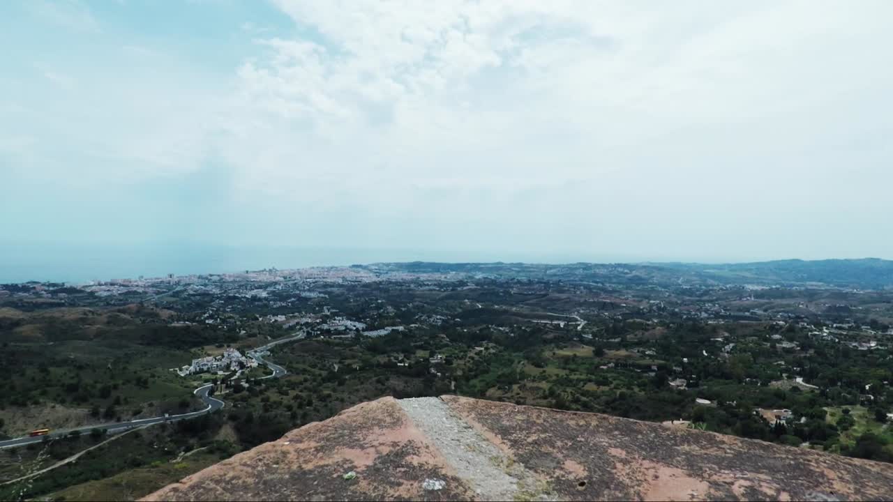 벽돌 벽 에서 나오는 풍경