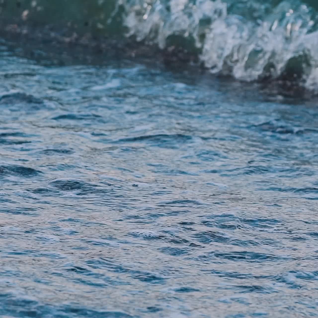 해변 에 있는 바다 파도