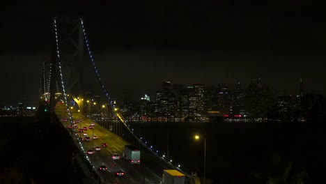 hermosa vista de san francisco desde arriba del puente de la bahía en la noche 2