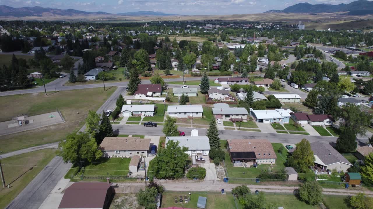 casas en el área residencial de la ciudad de lewistown en el condado de fergus, montana, estados unidos