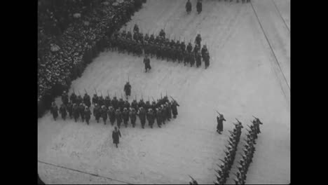 huge parades of soldiers in american cities prior to world war one 2