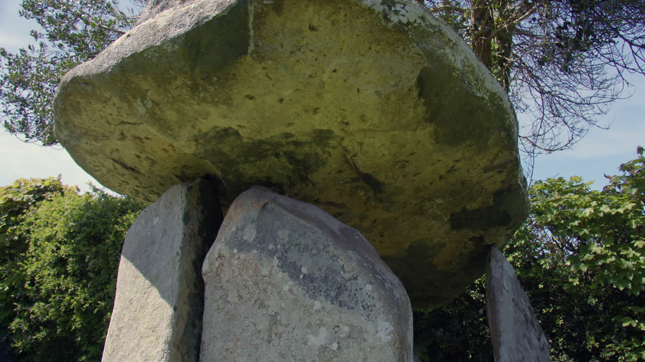 mid shot of the South side of the Carreg Coetan Arthur Chambered Tomb