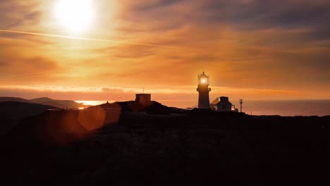 Leuchtturm-An-Der-Küste.-Der-Leuchtturm-Lindesnes-Ist-Ein-Küstenleuchtturm-An-Der-Südlichsten-Spitze-Norwegens.