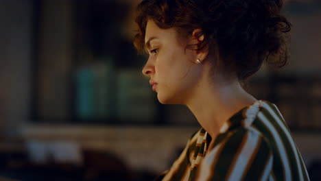 Overworked-woman-working-computer-in-office.-Nervous-girl-looking-laptop-screen