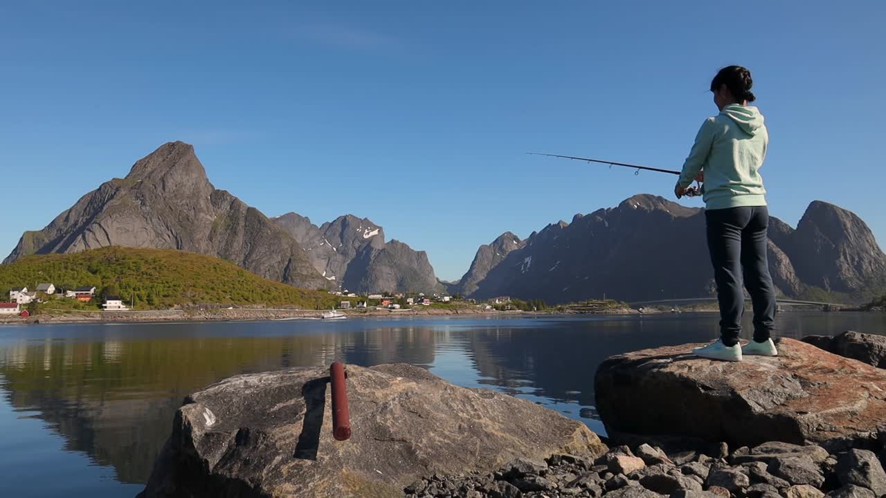 노르웨이에서  ⁇ 시대로  ⁇ 시를 하는 여자