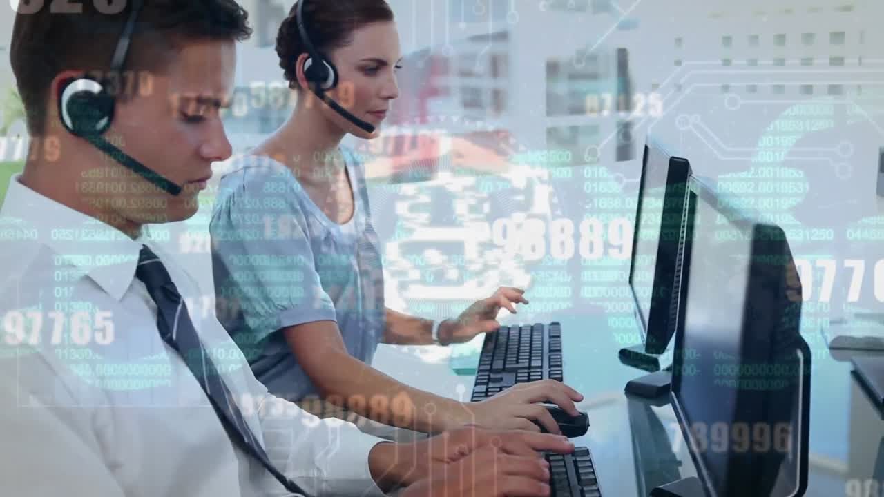 animación de iconos de seguridad y números cambiantes sobre personas que usan auriculares de teléfono