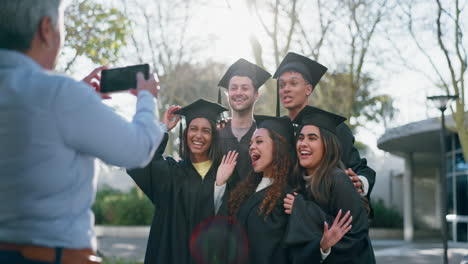 Group-of-people,-graduation-photography