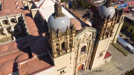 Der-Eingang-Zum-Templo-Santo-Domingo-De-Guzman-In-Oaxaca,-Mexiko