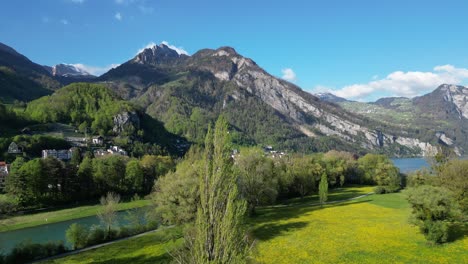 Fesselnde-Rotation-Durch-Atemberaubende-Landschaften,-Die-Die-Schönheit-Der-Schweiz-Enthüllt