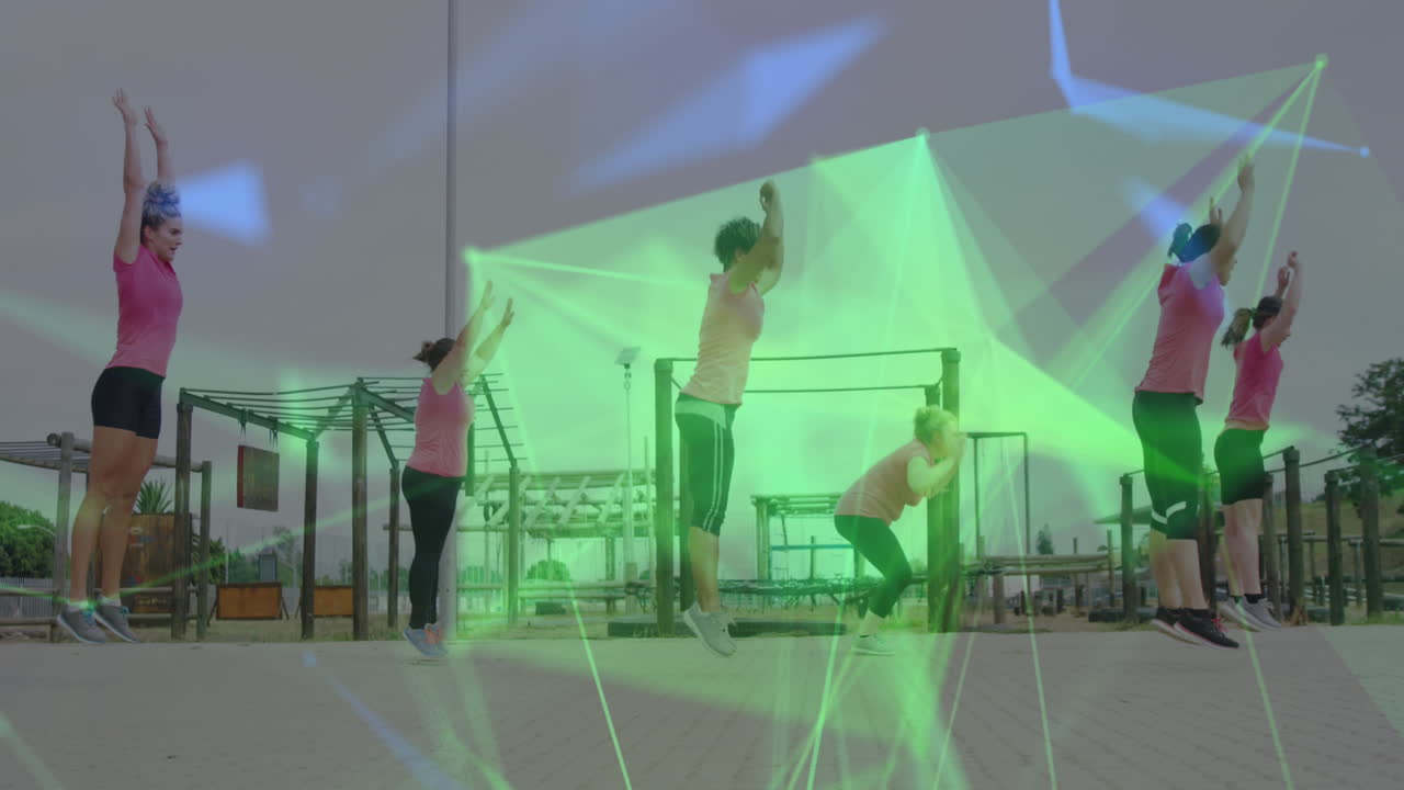 animación de formas sobre mujeres diversas en ejercicios de carrera de obstáculos.