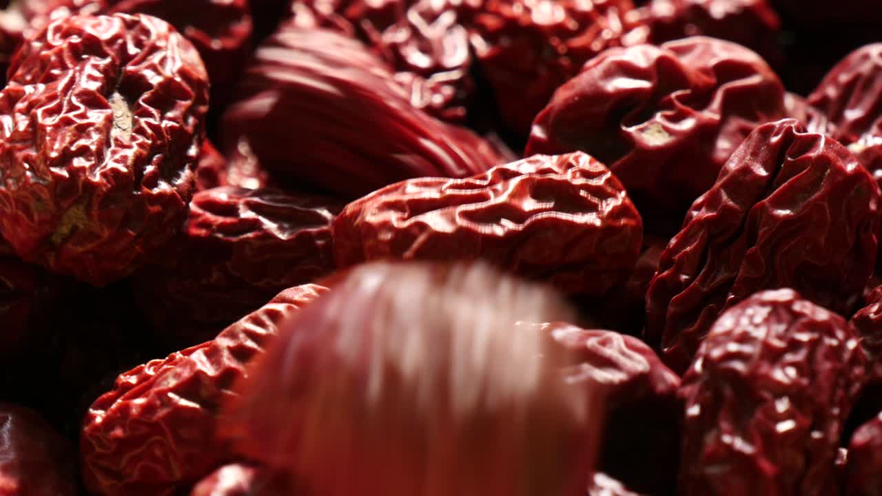 떨어지는 신선한 주주브의 근접