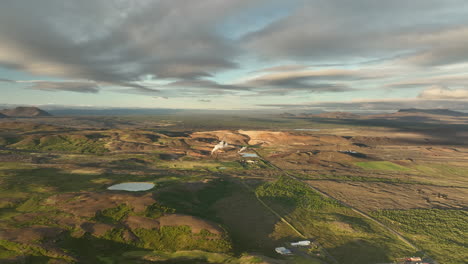 Myvatn-Seegebiet,-Geologisches-Kraftwerk,-Luftaufnahme,-Sonnenuntergang,-Island