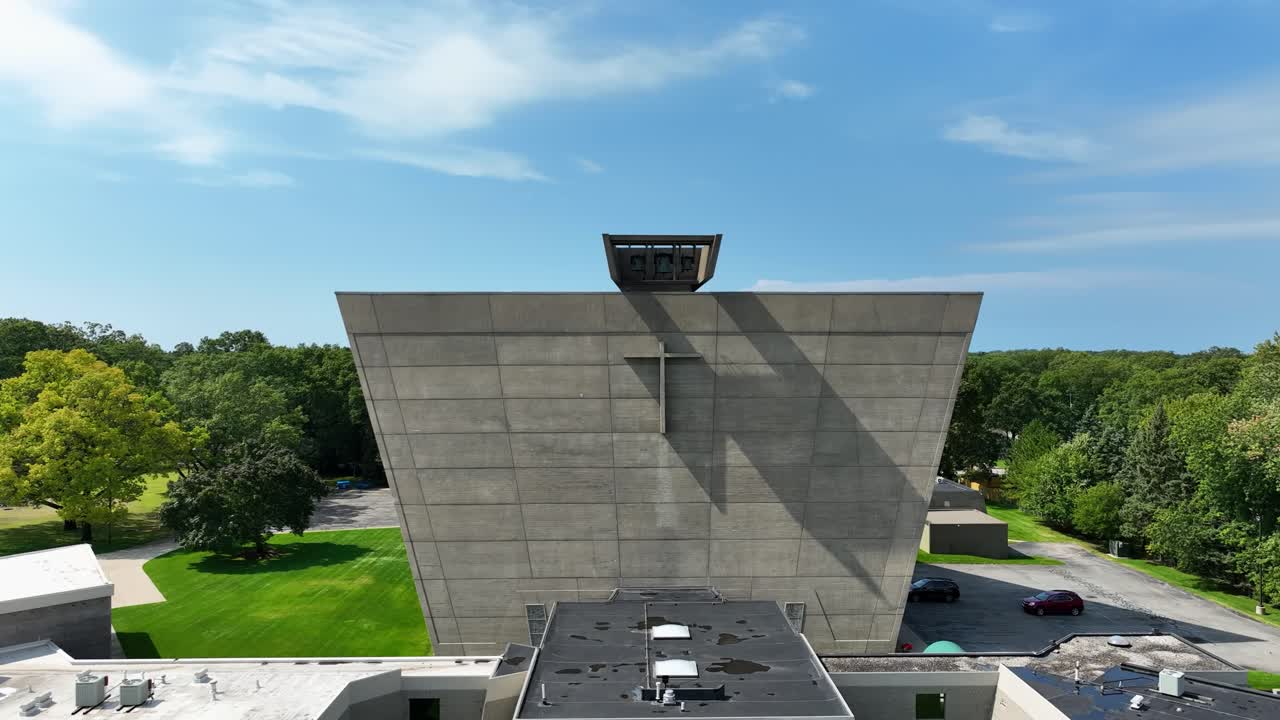 Slow descent at level look