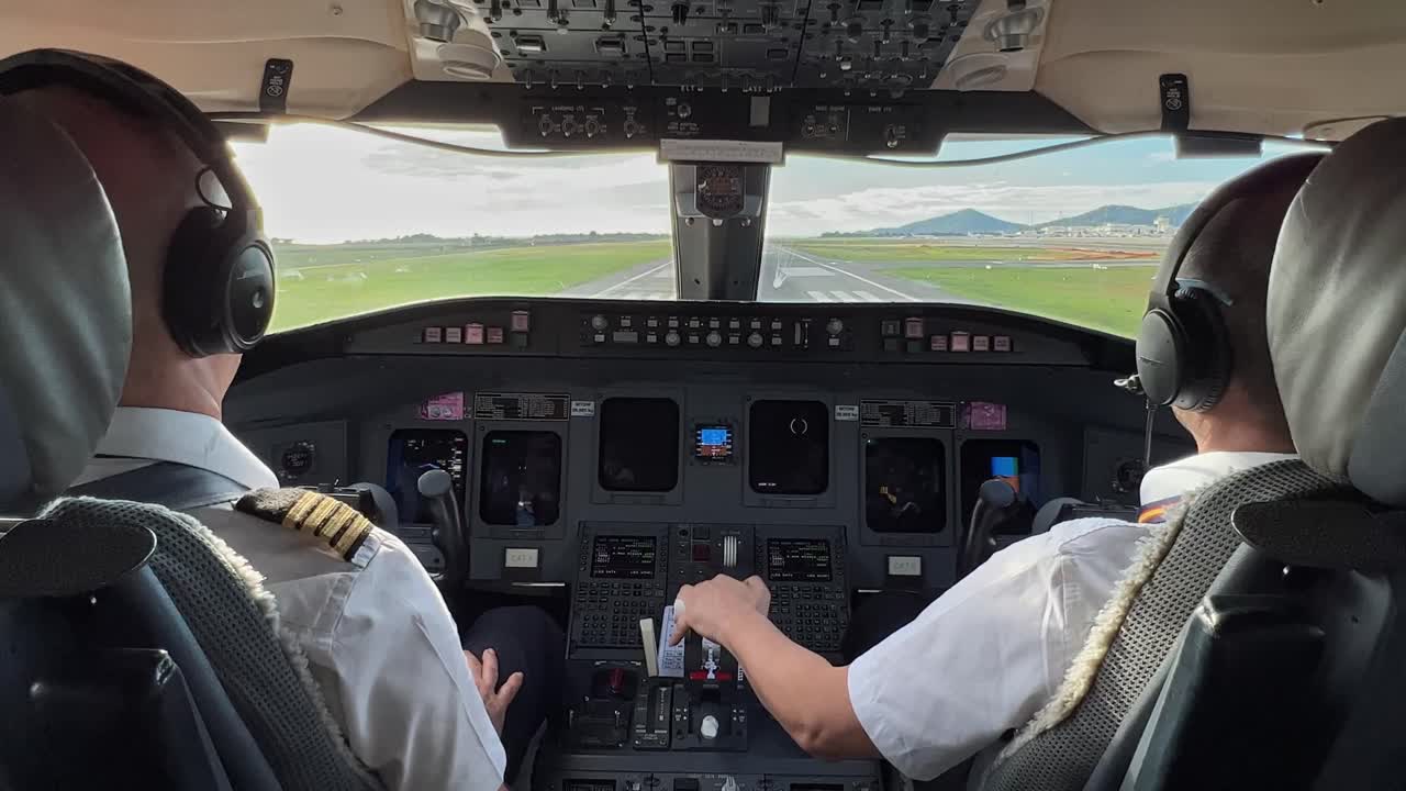 vista interior de aterrizaje real desde una cabina de jet moderna