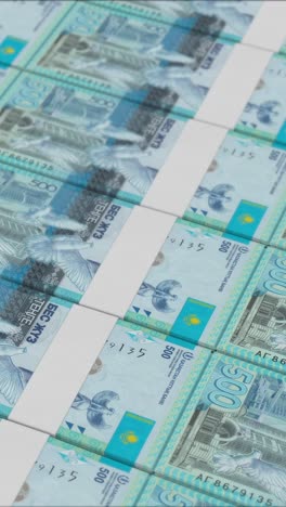 카자흐스탄의 500 텐게 지폐의 수직 영상, 화폐 프레스에 의해 인쇄