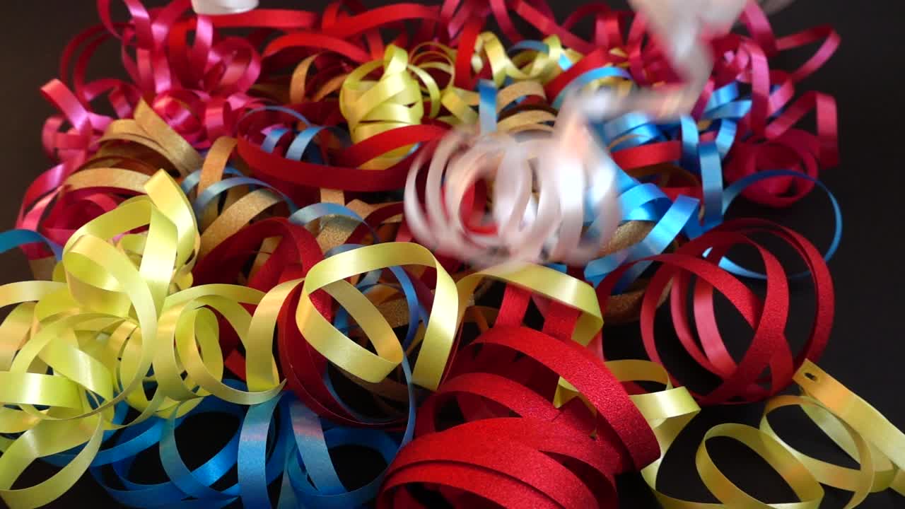 Fitas Coloridas, Brilhantes e Encaracoladas para Celebração Festiva