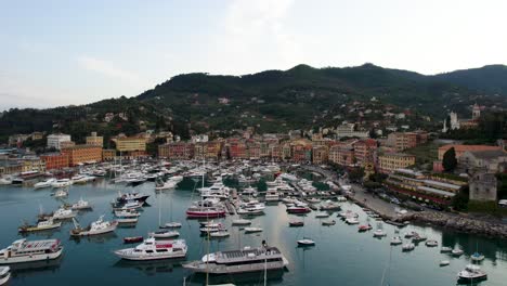 estilo de vida de la gente rica, barcos y superyates, puerto de santa margherita ligure