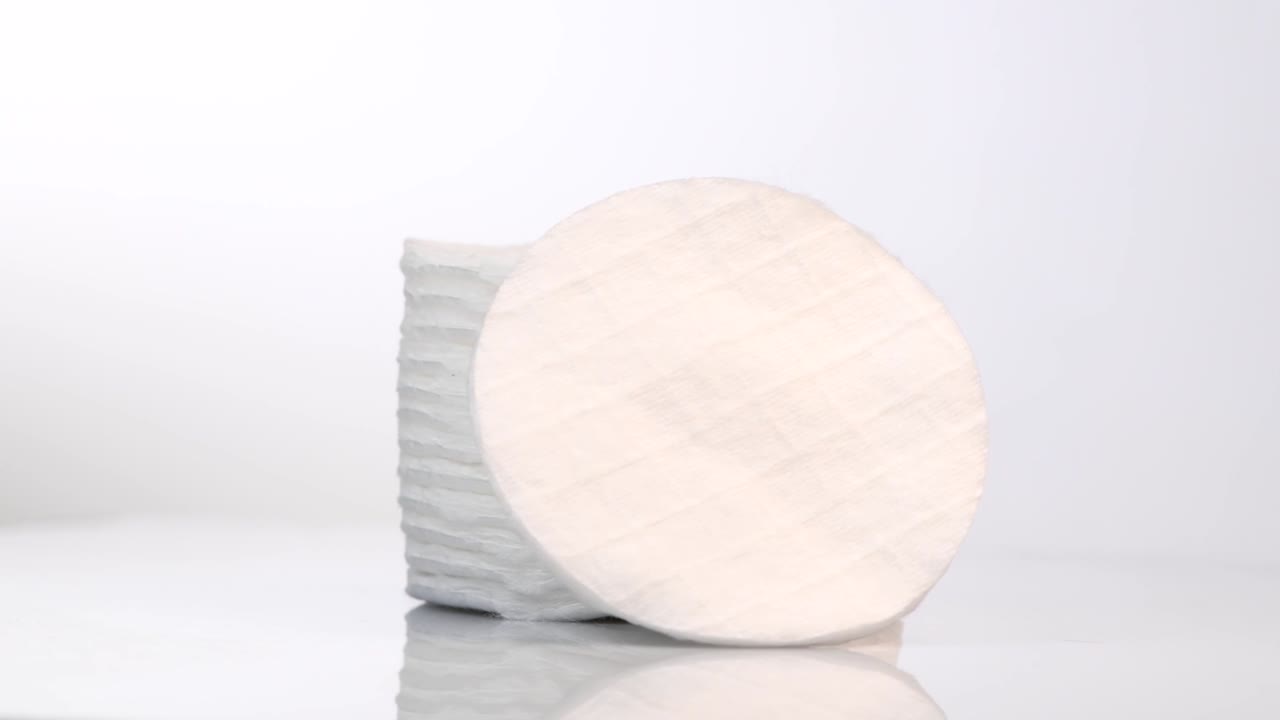 목화 패드, 회전, 목화 스,  바탕에 고립 된 스, 회전