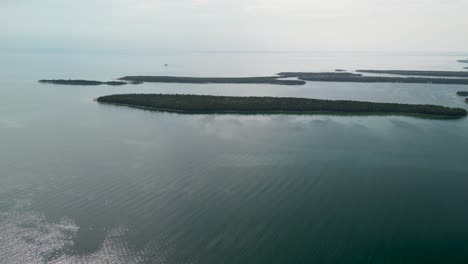 Aerial-view-of-les-chenaux-islands-and-big-lake,-Lake-Huron,-Michigan