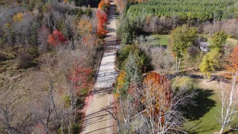 escena típica del paisaje rural en otoño