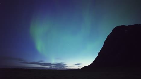 hermosos colores tenues de la aurora al amanecer - ancho
