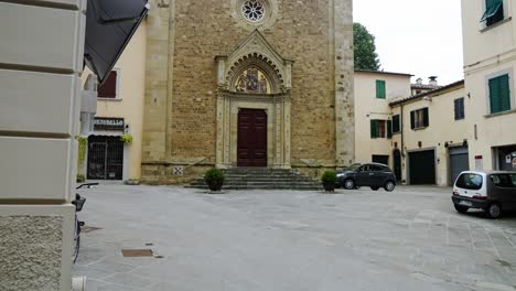 Gotische-Fassade-Der-Kirche-San-Michele-In-Arezzo,-Italien