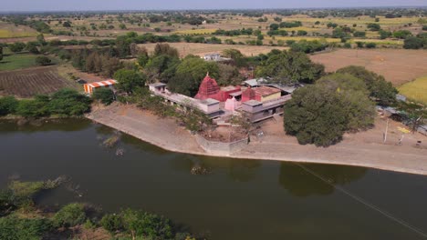 Río-Ter-Cerca-Del-Templo-Goroba-Kaka-Osmanabad-Ter-India-Mumbai-Maharashtra-Disparo-De-Drone-Gorobakaka-Orbital