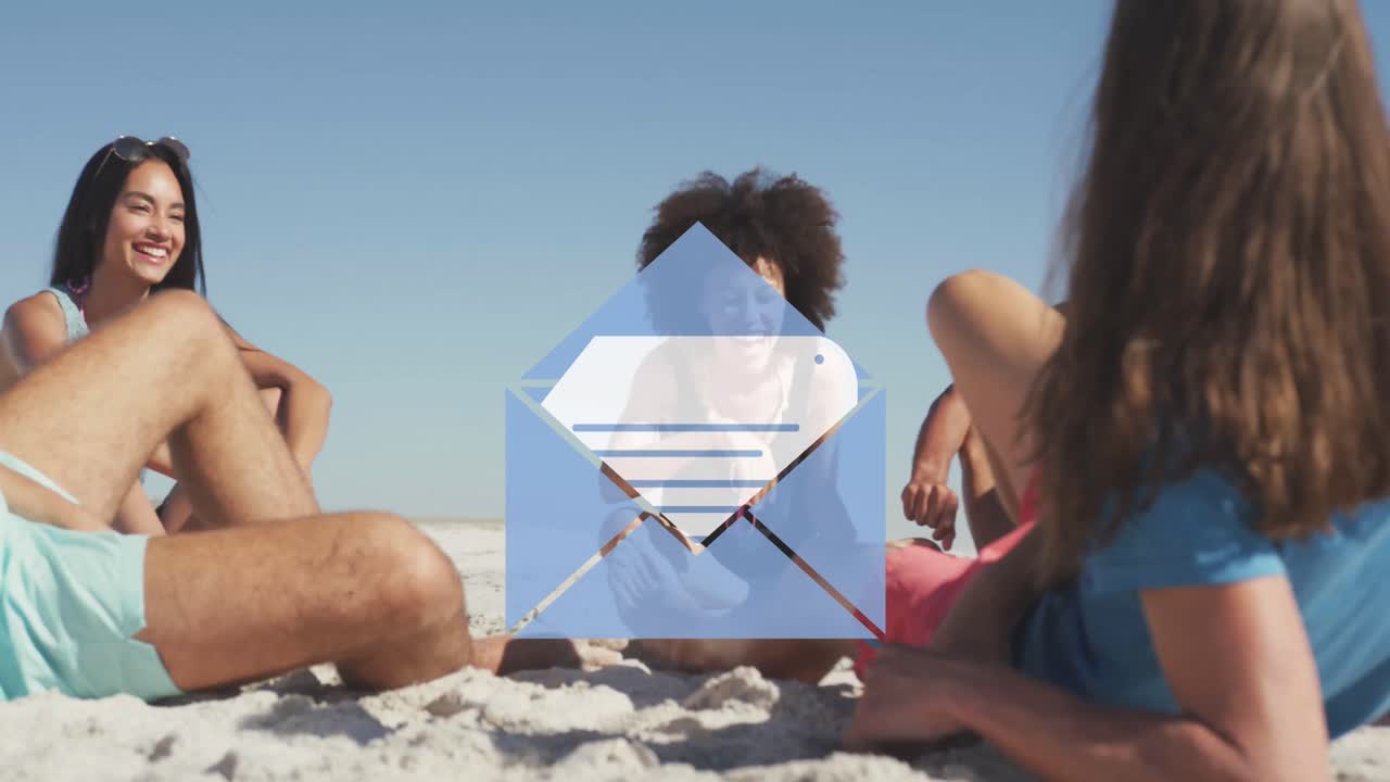 animación del sobre de correo electrónico icono digital sobre amigos en la playa