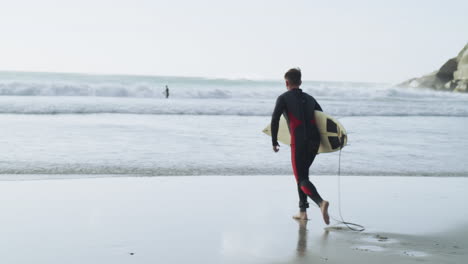 No-Huyas-De-Las-Olas,-Aprende-A-Montarlas