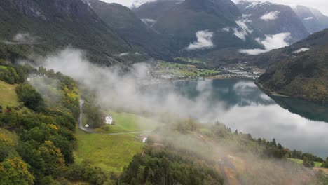 Paisaje-Pintoresco-De-Noruega