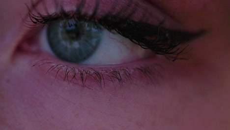 ojo de neón macro