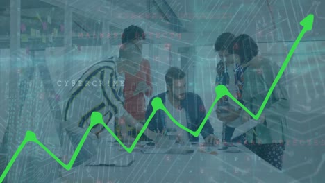 Animación-Del-Procesamiento-De-Datos-Sobre-Diversos-Empresarios-Hablando