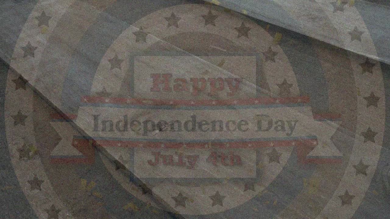 animación del feliz día de la independencia texto sobre el comienzo y rayas circulares de la bandera de américa en madera