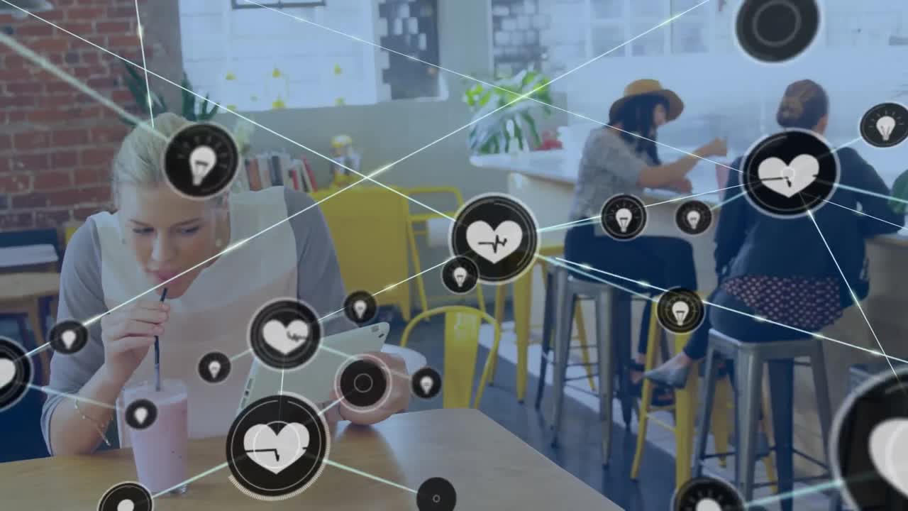 카페에서 태블릿을 사용하여 스무디를 마시는 백인 여성에 대한 디지털 아이콘 네트워크의 애니메이션