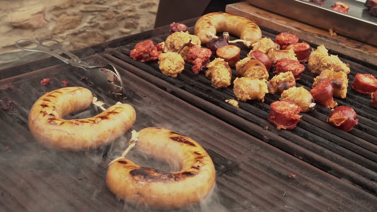 salchicha a la parrilla