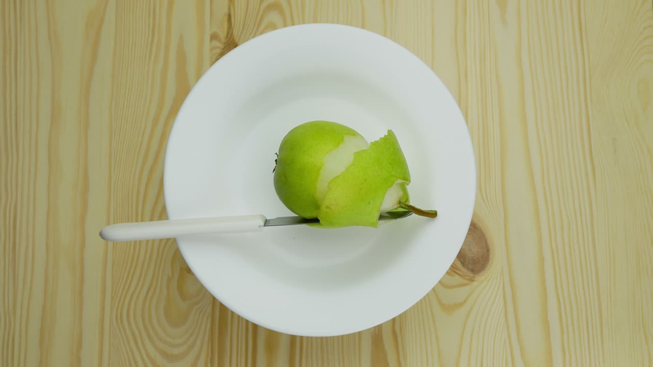 Pear peeling Stop Motion