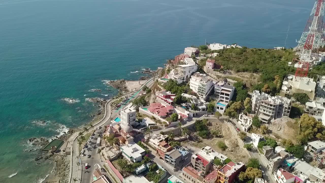 volando sobre la costa playa costa en américa latina