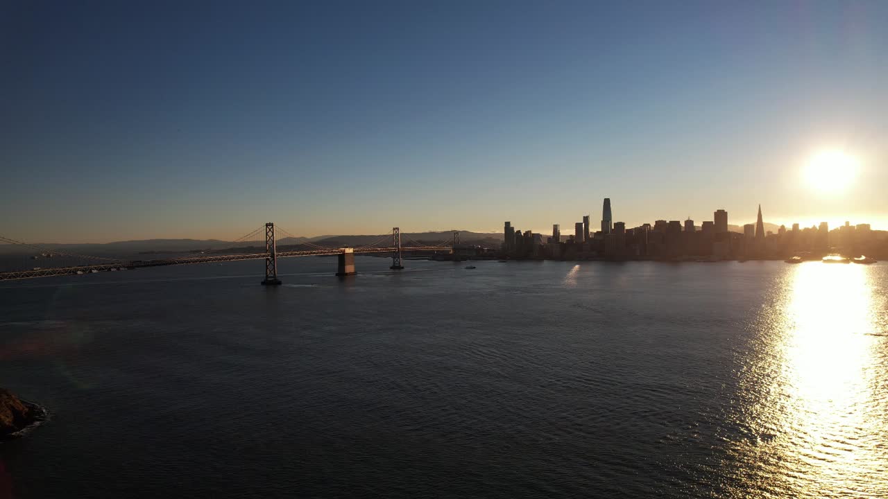 샌프란시스코만의 무인 항공기 돌리