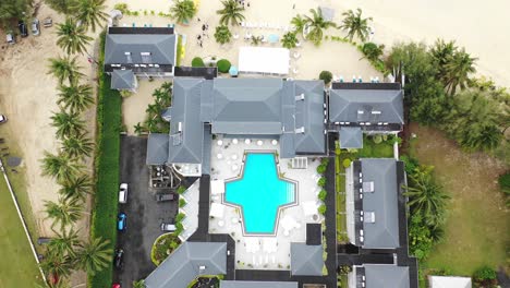 Cook-Islands---Rarotonga-Vertical-Take-Off-from-the-Hotel-Pool