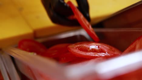 cortar y almacenar tomates