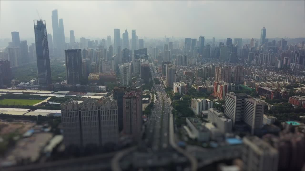 paisaje de la ciudad de guangzhou día soleado tráfico intersección de carreteras panorama aéreo inclinación-cambio 4k china