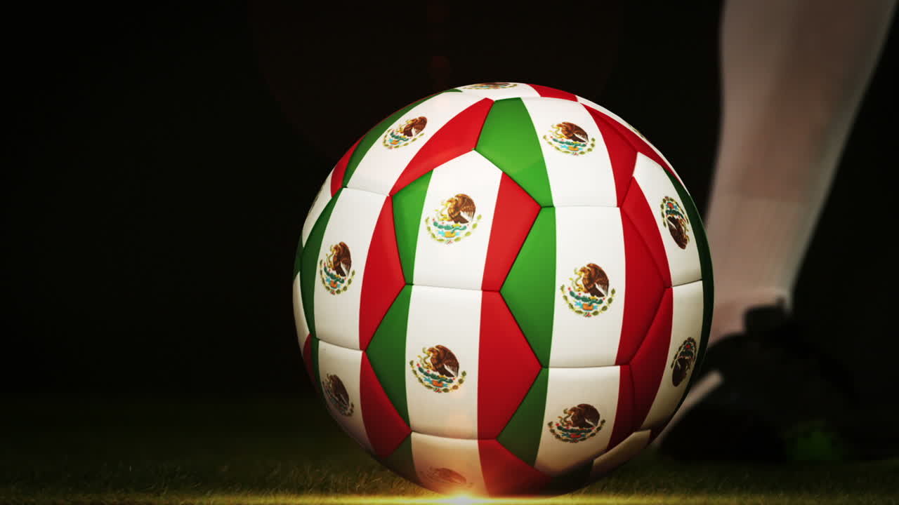 jugador de fútbol pateando la pelota de la bandera de méxico