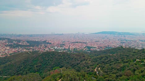 Luftdrohne-4K-Aufnahmen-Der-Stadt-Barcelona-In-Spanien