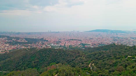 Imágenes-Aéreas-De-Drones-4k-De-La-Ciudad-De-Barcelona-En-España