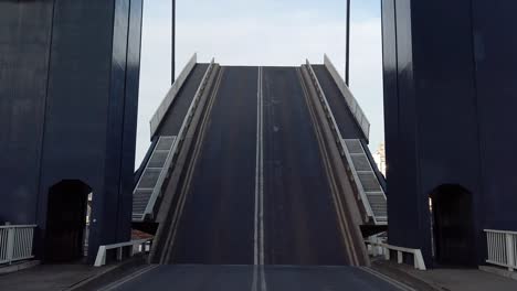 London,-UK---Lifting-Bascule-Bridge-Lowering-on-Isle-of-Dogs,-Static