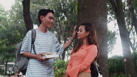 adolescentes en el parque