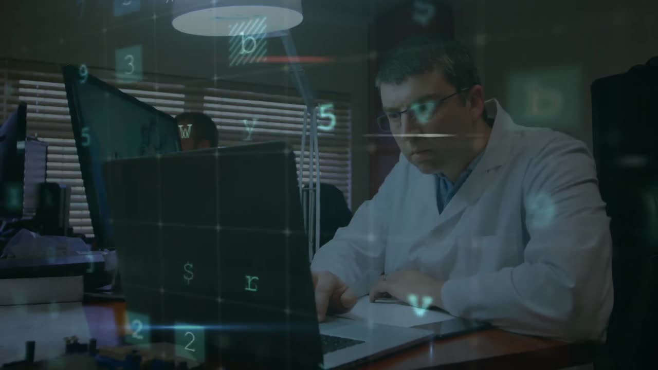 animación de advertencia de ataque cibernético sobre un científico que usa una computadora