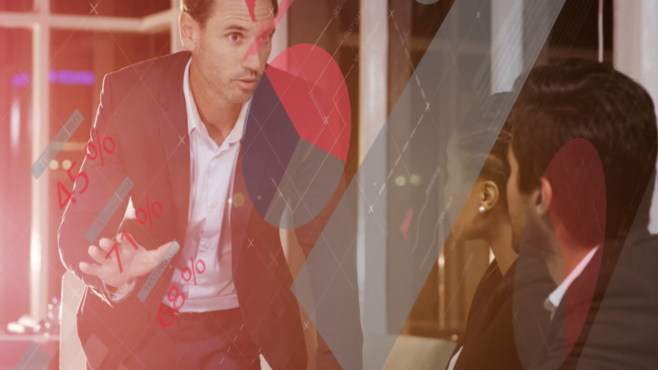 회의실에서 토론하는 사업가들에 대한 통계 데이터 처리